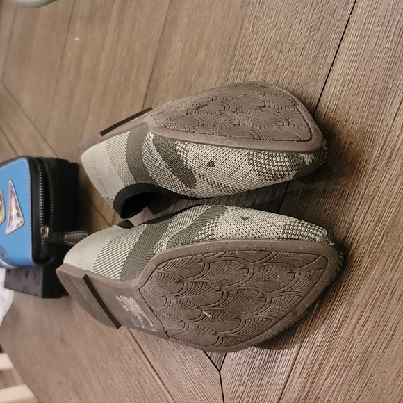 NWT Jelly Pop memory foam size 8 runs small - Picture 3 of 4